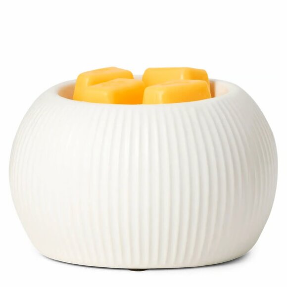 SCENTSY White Fluted Wax Warmer - Picture 3 of 3